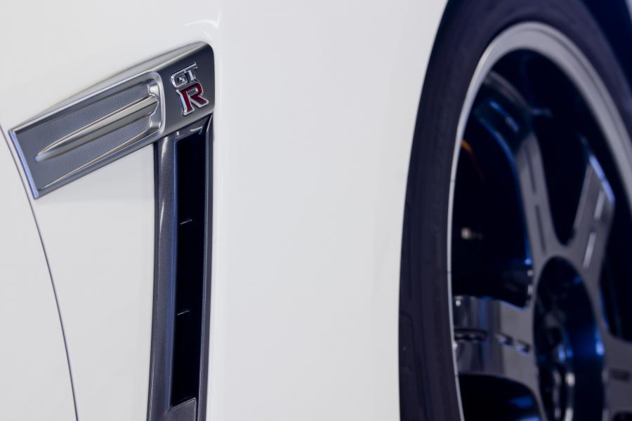  Nissan GT-R Track Pack 2012 года  (UK) (фото 12 из 20)